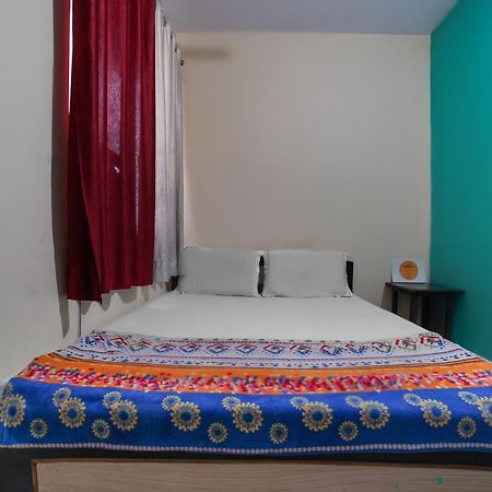 Spot On Komfort Guest House Rudrapur Esterno foto