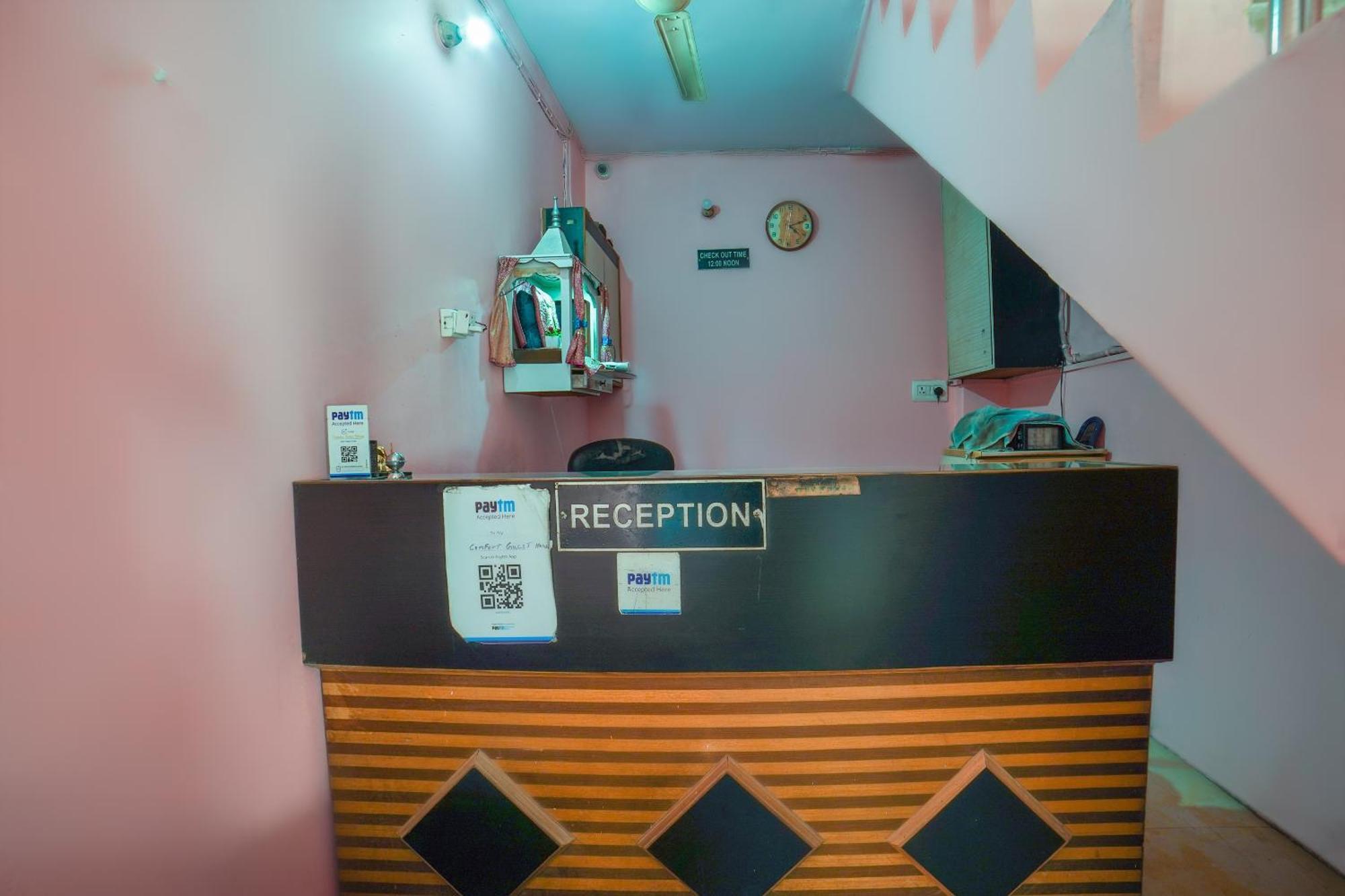 Spot On Komfort Guest House Rudrapur Esterno foto