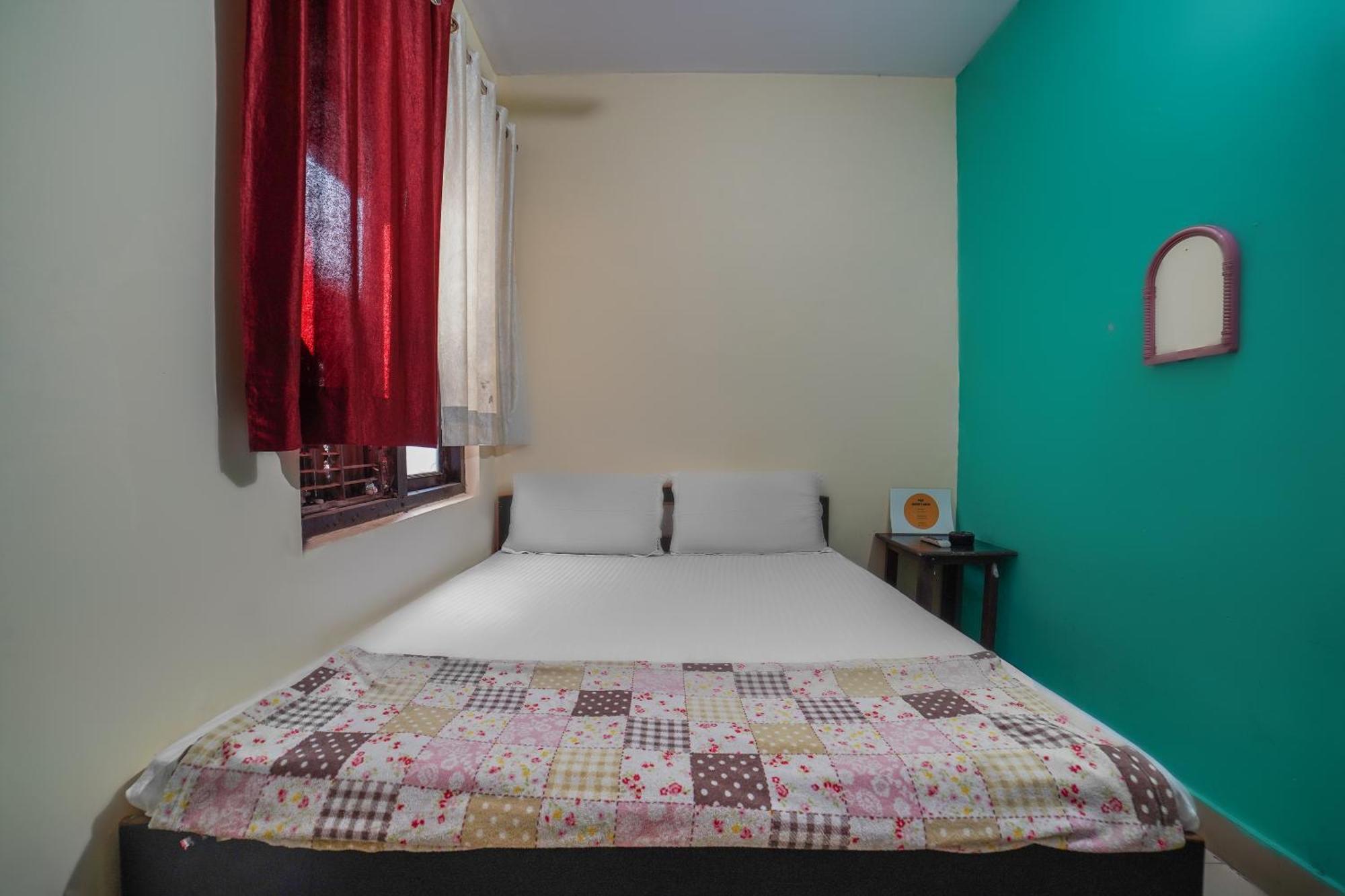 Spot On Komfort Guest House Rudrapur Esterno foto