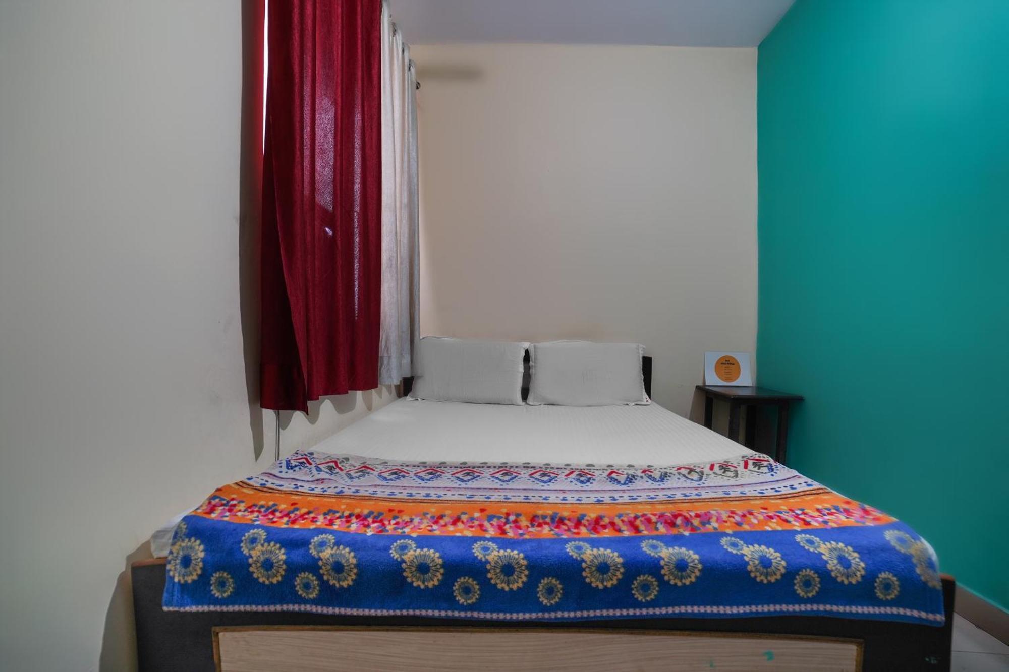 Spot On Komfort Guest House Rudrapur Esterno foto